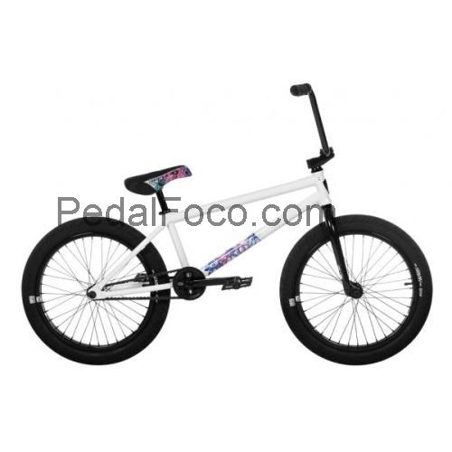 Subrosa Novus ficha tecnica